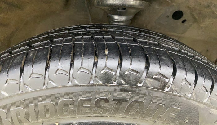 2016 Maruti Wagon R 1.0 VXI, Petrol, Manual, 79,584 km, Right Front Tyre Tread