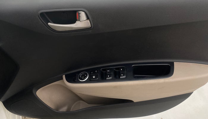 2014 Hyundai Xcent SX 1.2 (O), Petrol, Manual, 71,793 km, Driver Side Door Panels Control