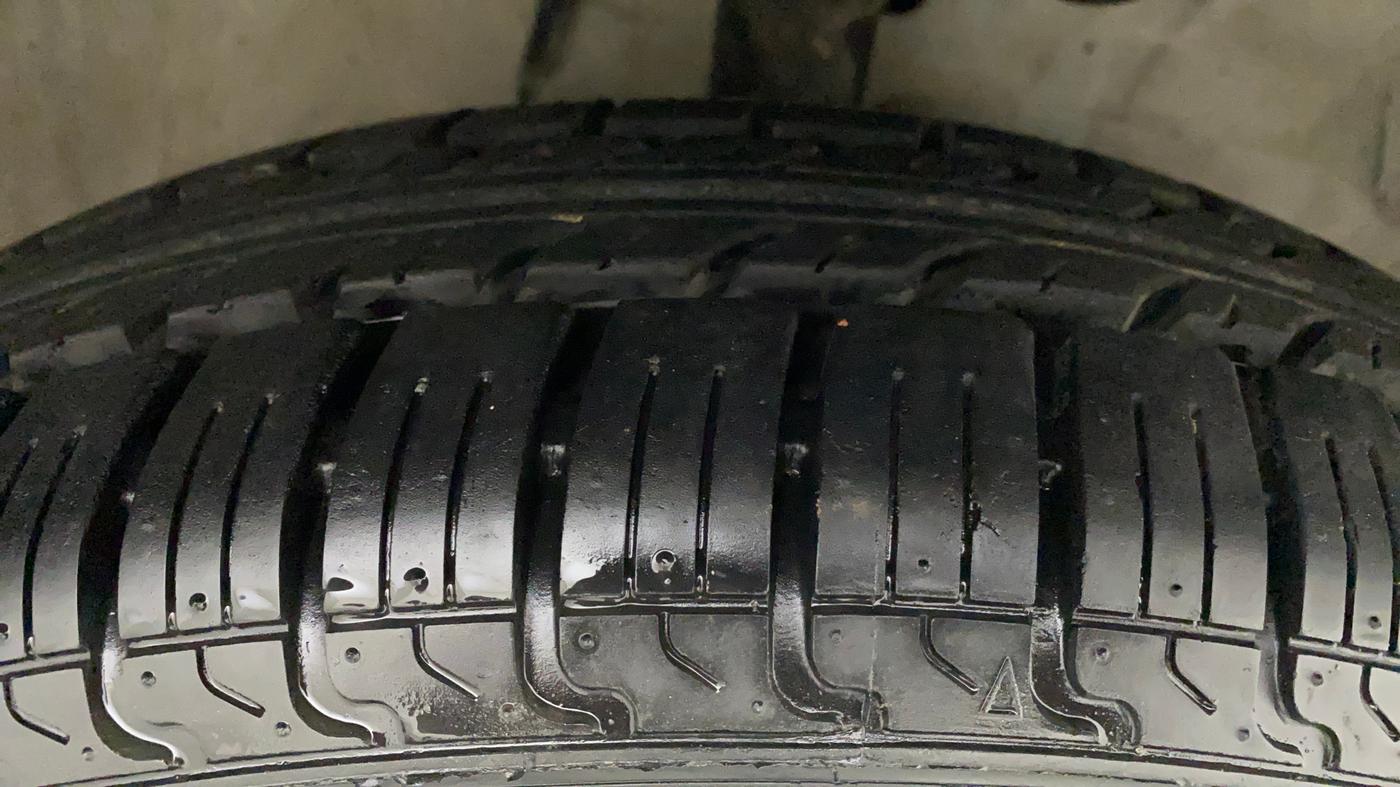 2013 Maruti Ritz VXI, Petrol, Manual, 18,176 km, Right Front Tyre Tread