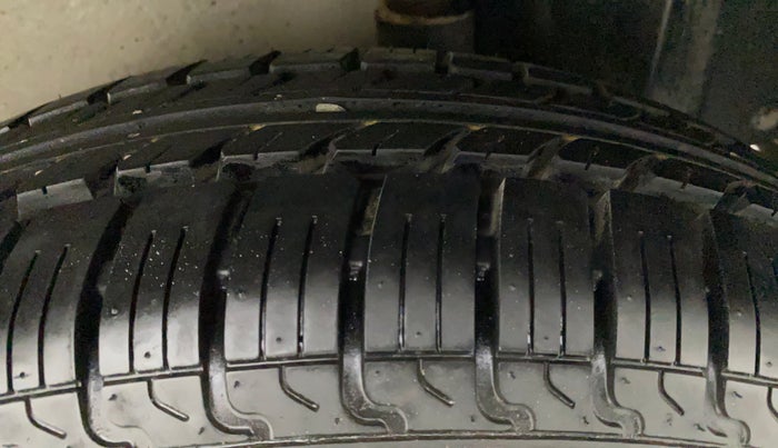 2013 Maruti Ritz VXI, Petrol, Manual, 18,176 km, Left Rear Tyre Tread