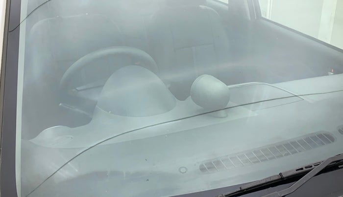 2013 Maruti Ritz VXI, Petrol, Manual, 18,176 km, Front windshield - Minor spot on windshield