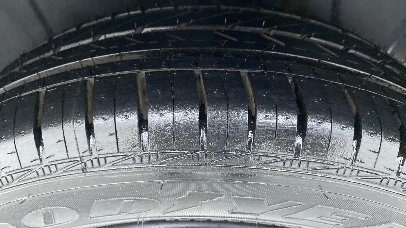 2020 Maruti Ertiga VXI AT SHVS, Petrol, Automatic, 13,077 km, Left Rear Tyre Tread