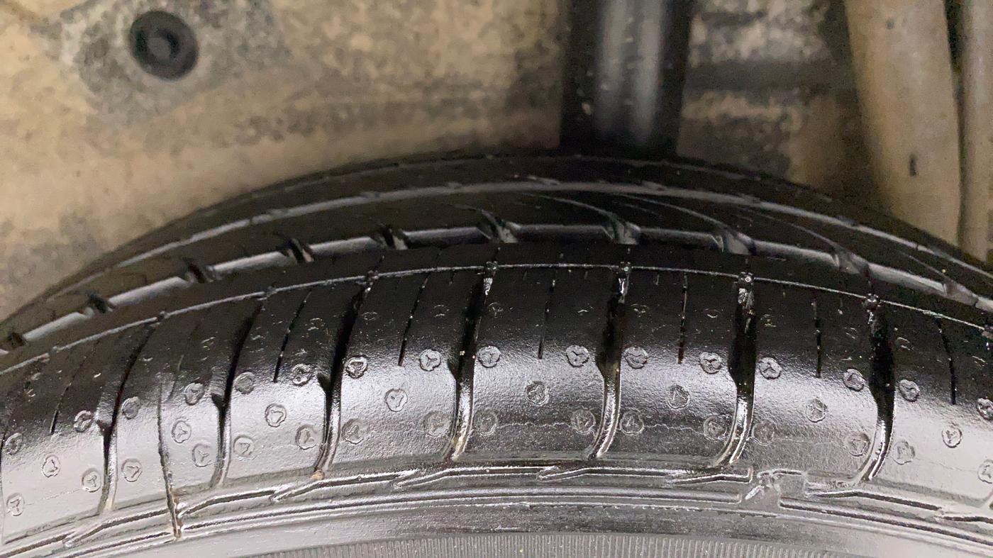2014 Maruti Celerio VXI AMT, Petrol, Automatic, 98,335 km, Left Rear Tyre Tread