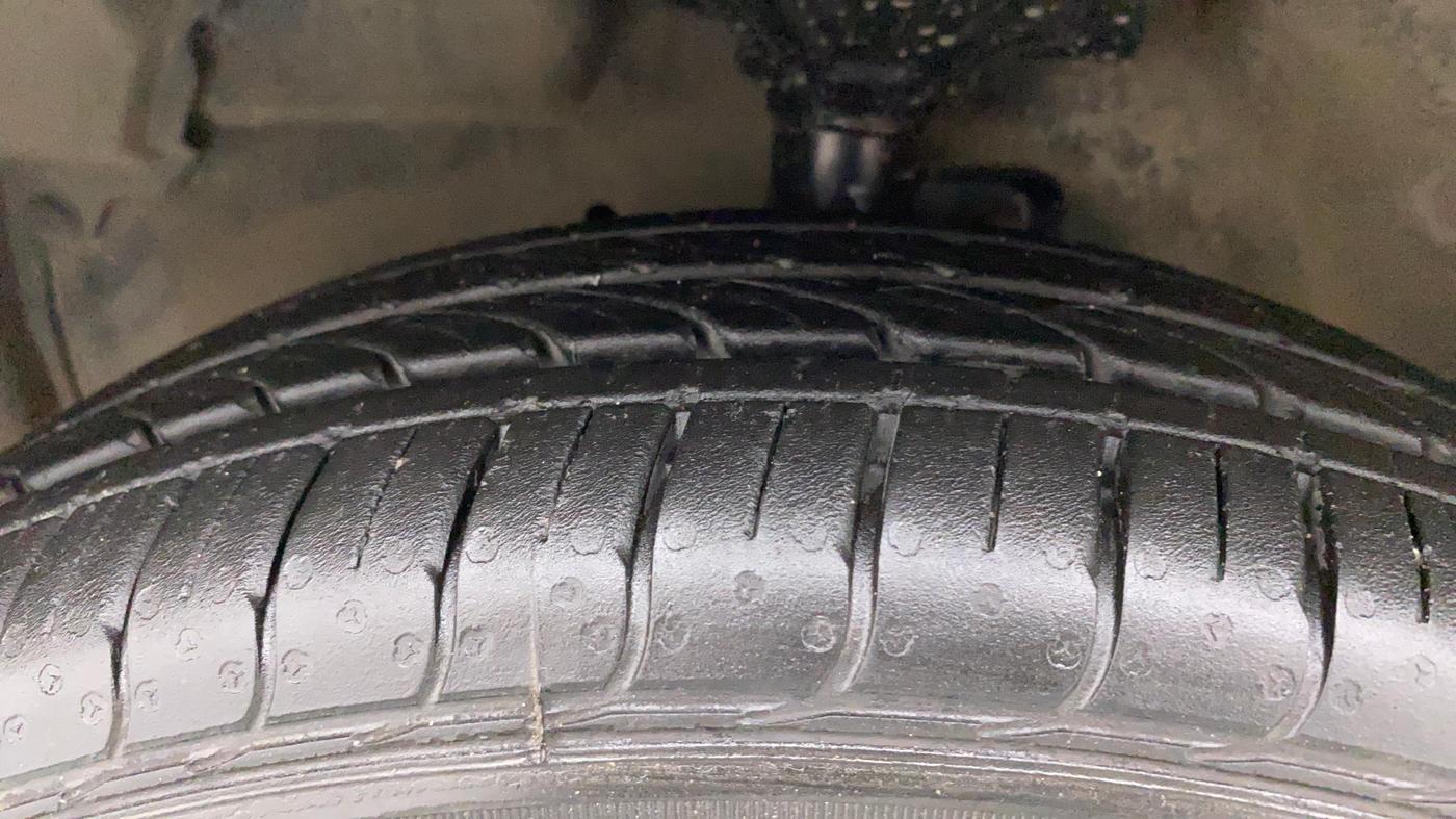 2014 Maruti Celerio VXI AMT, Petrol, Automatic, 98,335 km, Left Front Tyre Tread