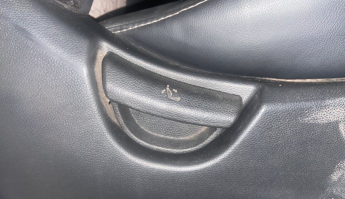 2015 Hyundai Grand i10 MAGNA 1.2 KAPPA VTVT, Petrol, Manual, 76,162 km, Driver Side Adjustment Panel