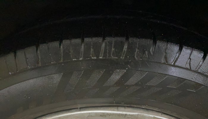 2015 Hyundai Grand i10 MAGNA 1.2 KAPPA VTVT, Petrol, Manual, 76,162 km, Left Front Tyre Tread