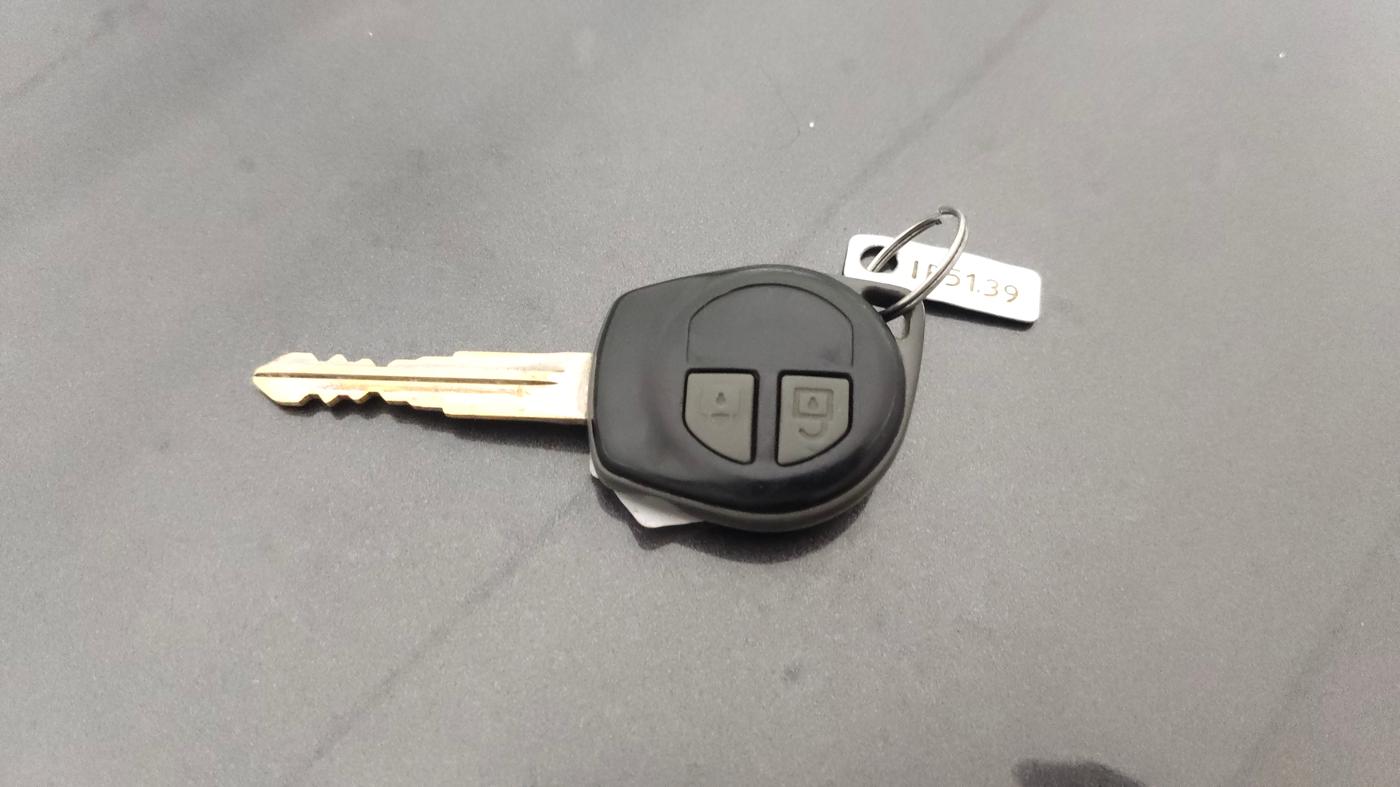 2016 Maruti Swift VXI, Petrol, Manual, 86,628 km, Key Close Up