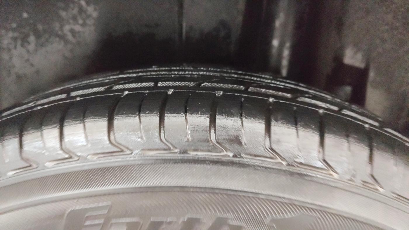 2016 Maruti Swift VXI, Petrol, Manual, 86,628 km, Left Rear Tyre Tread