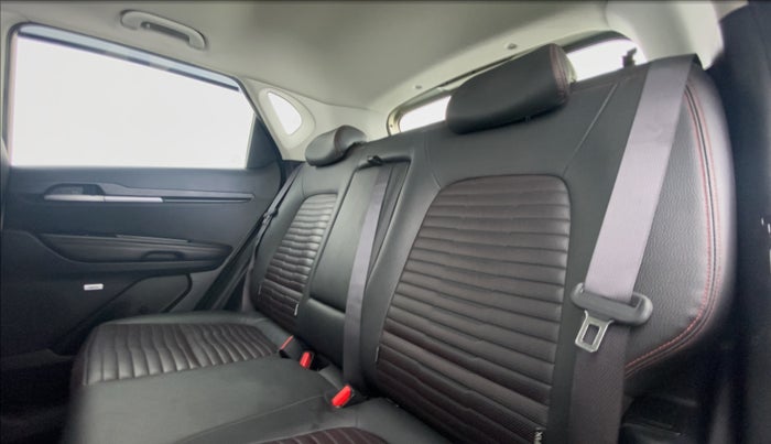 2020 KIA SONET GTX PLUS 1.5D  MT, Diesel, Manual, 32,757 km, Right Side Rear Door Cabin