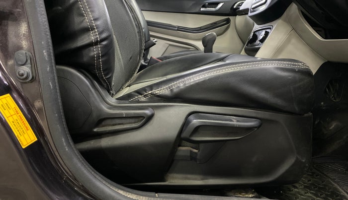 2022 Tata Tiago XZ PLUS CNG, CNG, Manual, 1,14,934 km, Driver Side Adjustment Panel