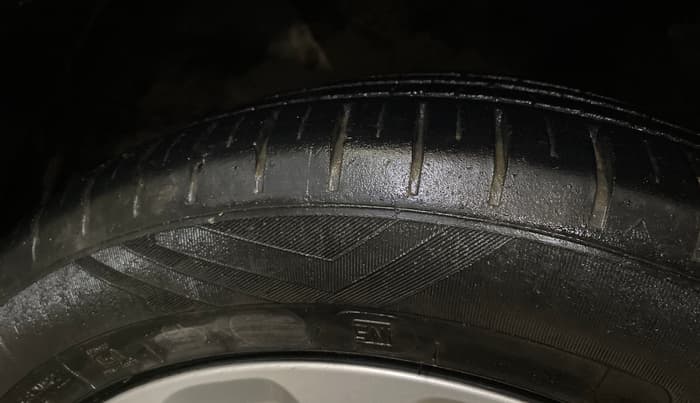 2023 Maruti Baleno ZETA PETROL 1.2, Petrol, Manual, 39,811 km, Right Front Tyre Tread