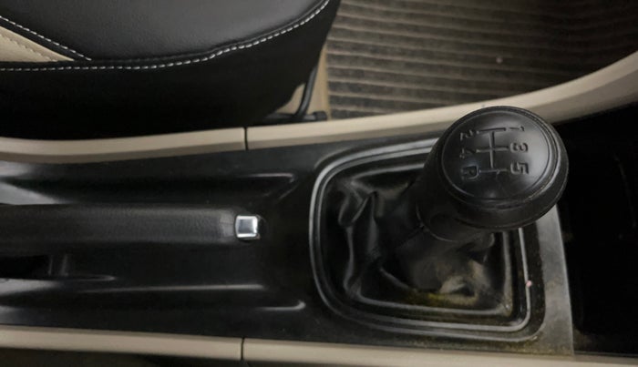 2019 Maruti Ciaz SIGMA 1.5 SHVS MT  PETROL, Petrol, Manual, 33,165 km, Gear Lever