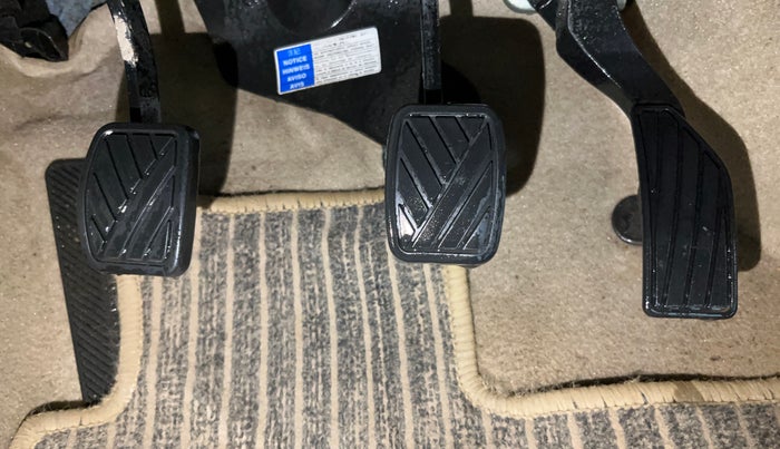 2019 Maruti Ciaz SIGMA 1.5 SHVS MT  PETROL, Petrol, Manual, 33,165 km, Pedals