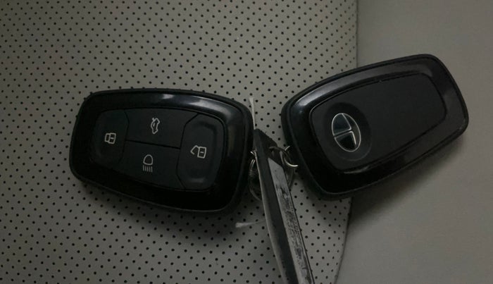 2023 Tata NEXON  XZ Plus LUXS Jet, Petrol, Manual, 23,919 km, Key Close Up