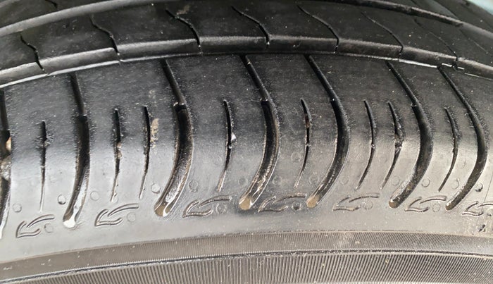 2023 Maruti New Wagon-R ZXI 1.2 AMT, Petrol, Automatic, 21,681 km, Right Rear Tyre Tread