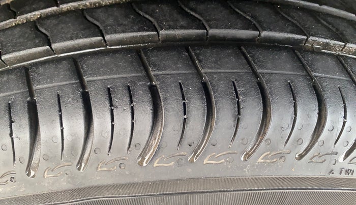 2023 Maruti New Wagon-R ZXI 1.2 AMT, Petrol, Automatic, 21,681 km, Left Front Tyre Tread