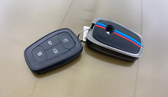 2024 Tata PUNCH ACCOMPLISHED DAZZLE SUNROOF CNG MT, CNG, Manual, 20,877 km, Key Close Up