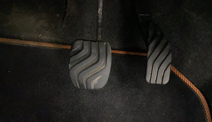 2018 Renault Kwid CLIMBER 1.0 AMT, Petrol, Automatic, 39,020 km, Pedals