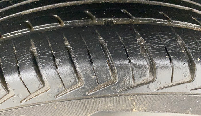 2018 Renault Kwid CLIMBER 1.0 AMT, Petrol, Automatic, 39,020 km, Left Rear Tyre Tread