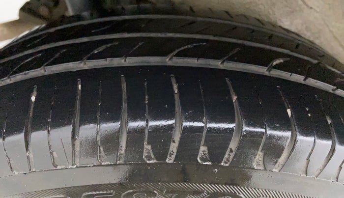 2016 Maruti Wagon R 1.0 VXI AMT, Petrol, Automatic, 80,696 km, Left Front Tyre Tread