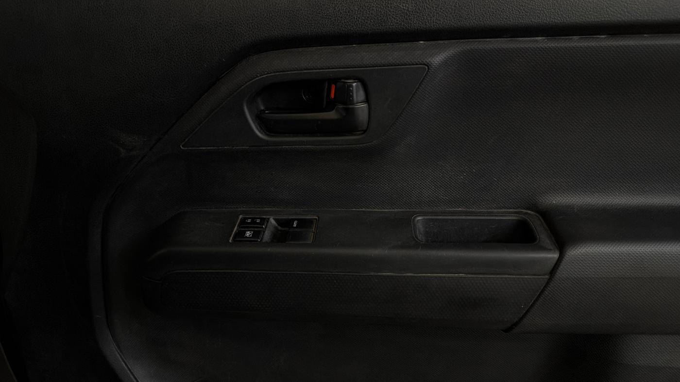 2022 Maruti New Wagon-R LXI CNG 1.0, CNG, Manual, 51,669 km, Driver Side Door Panels Control