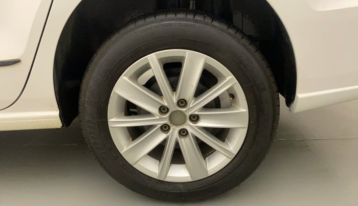 2016 Volkswagen Vento HIGHLINE PETROL AT, Petrol, Automatic, 85,189 km, Left Rear Wheel