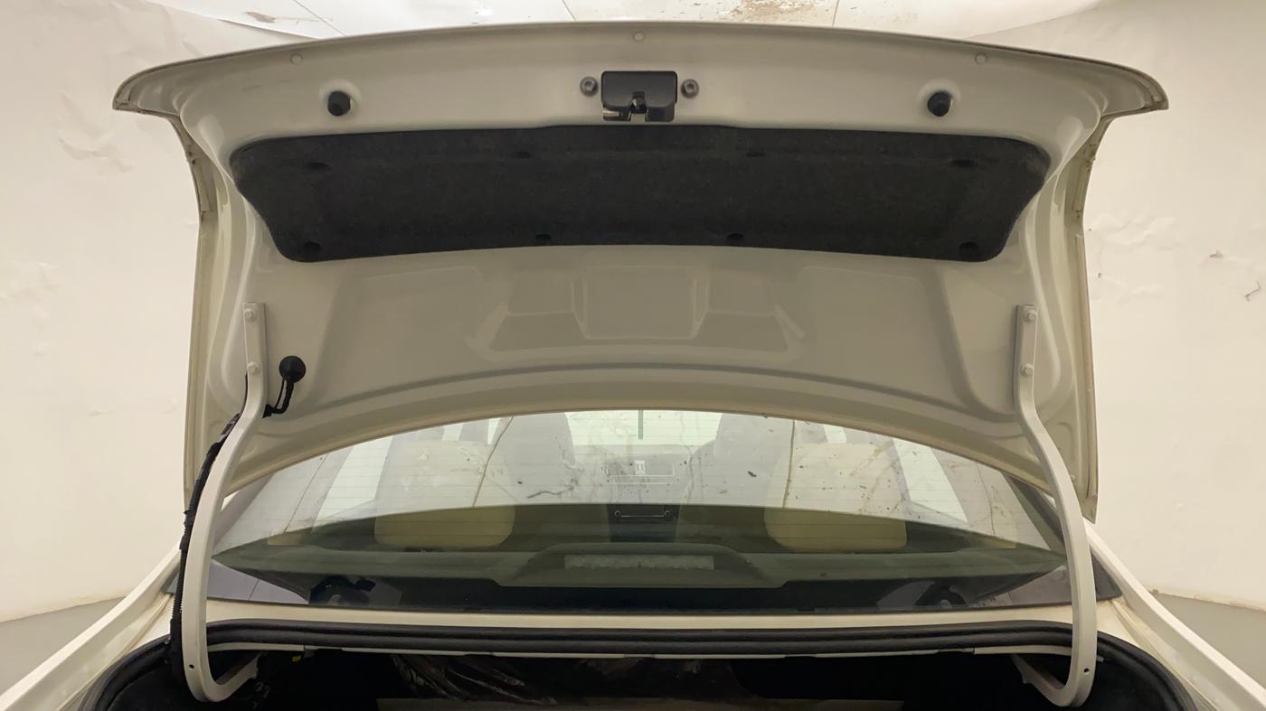 2016 Volkswagen Vento HIGHLINE PETROL AT, Petrol, Automatic, 85,189 km, Boot Door Open