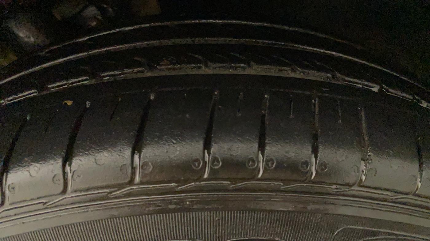 2016 Volkswagen Vento HIGHLINE PETROL AT, Petrol, Automatic, 85,189 km, Left Rear Tyre Tread