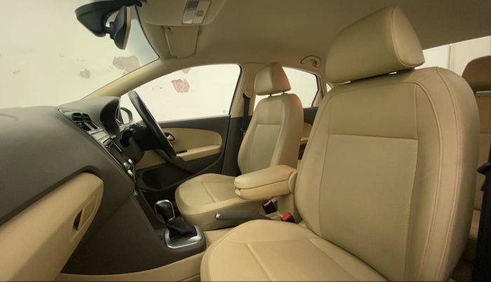 2016 Volkswagen Vento HIGHLINE PETROL AT, Petrol, Automatic, 85,189 km, Right Side Front Door Cabin