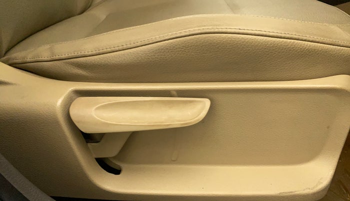 2016 Volkswagen Vento HIGHLINE PETROL AT, Petrol, Automatic, 85,189 km, Driver Side Adjustment Panel