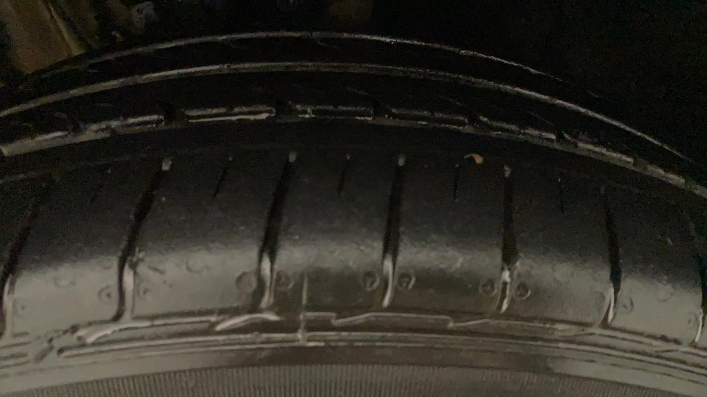 2016 Volkswagen Vento HIGHLINE PETROL AT, Petrol, Automatic, 85,189 km, Left Front Tyre Tread