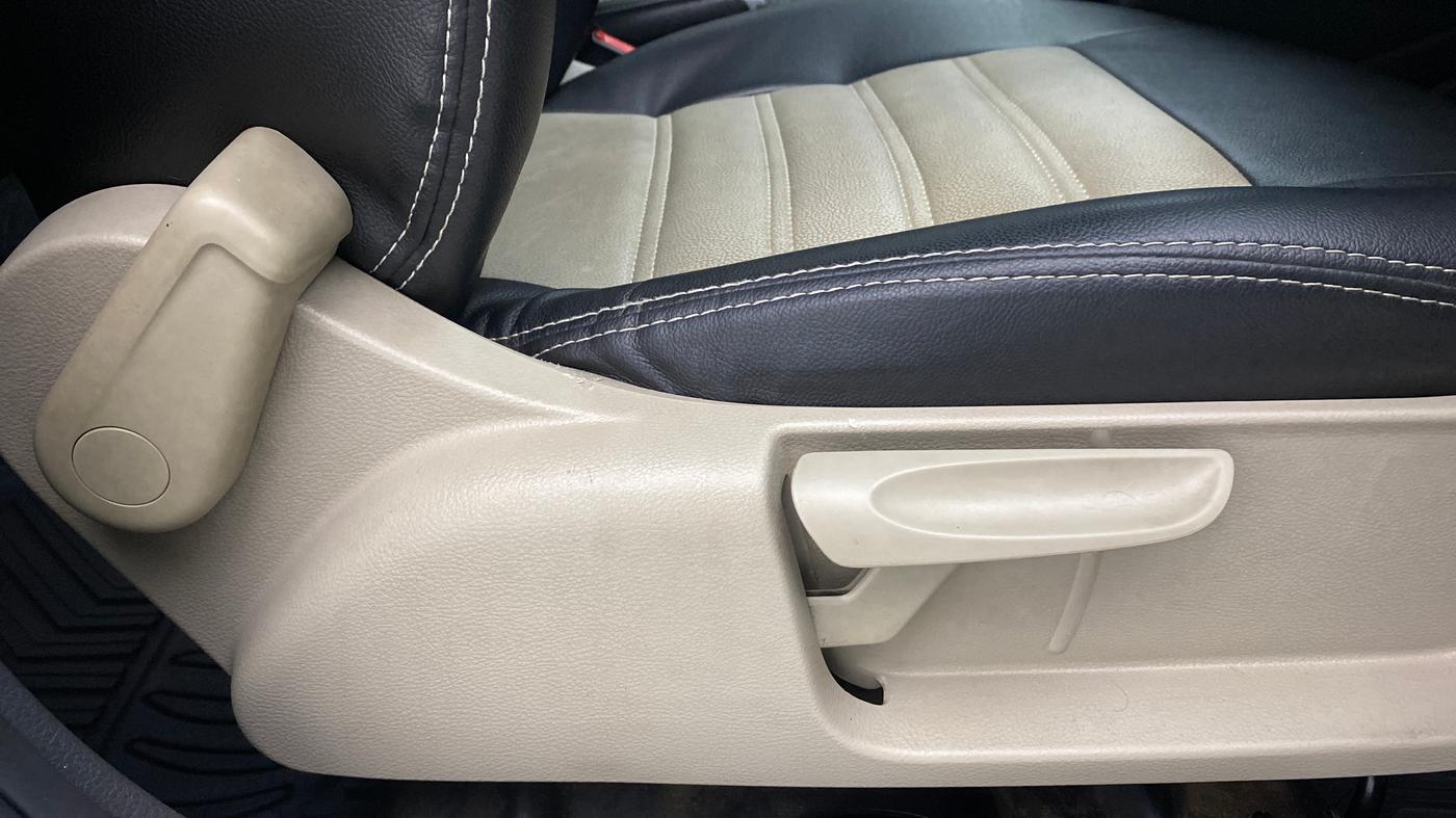 2014 Volkswagen Polo HIGHLINE1.2L PETROL, Petrol, Manual, 68,896 km, Driver Side Adjustment Panel