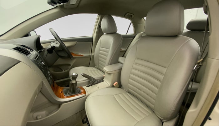 2010 Toyota Corolla Altis G PETROL, Petrol, Manual, 73,233 km, Right Side Front Door Cabin