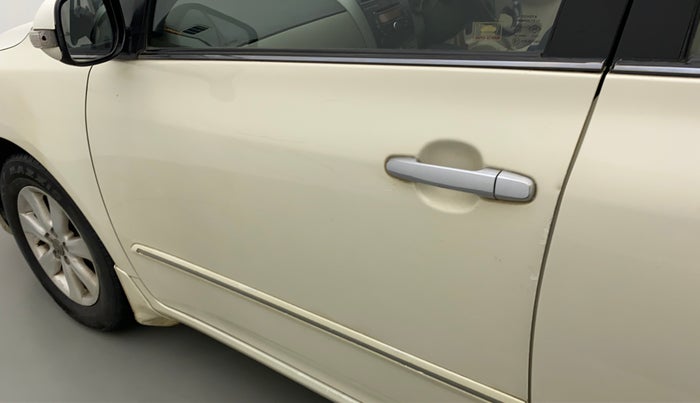 2010 Toyota Corolla Altis G PETROL, Petrol, Manual, 73,233 km, Front passenger door - Minor scratches