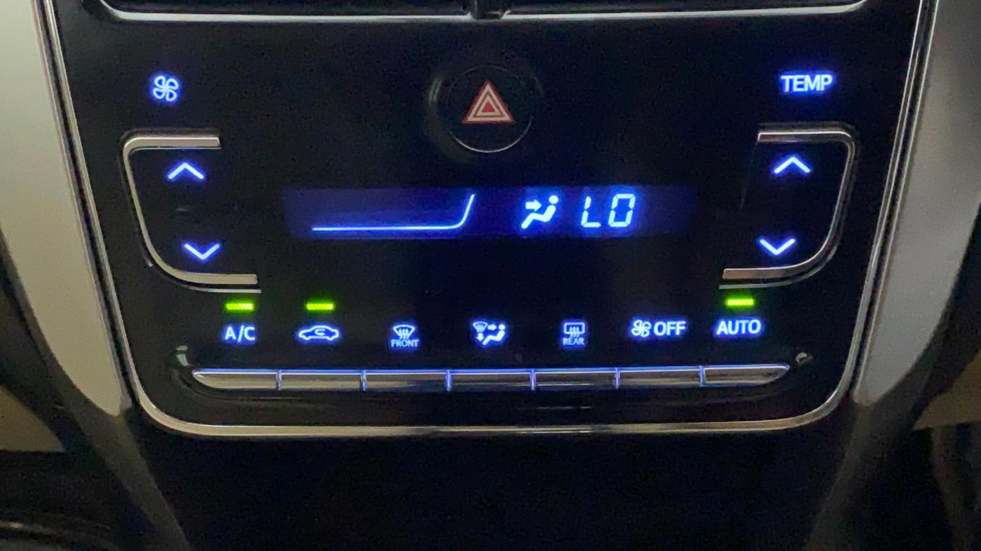 2018 Toyota YARIS VX MT, Petrol, Manual, 30,509 km, Automatic Climate Control