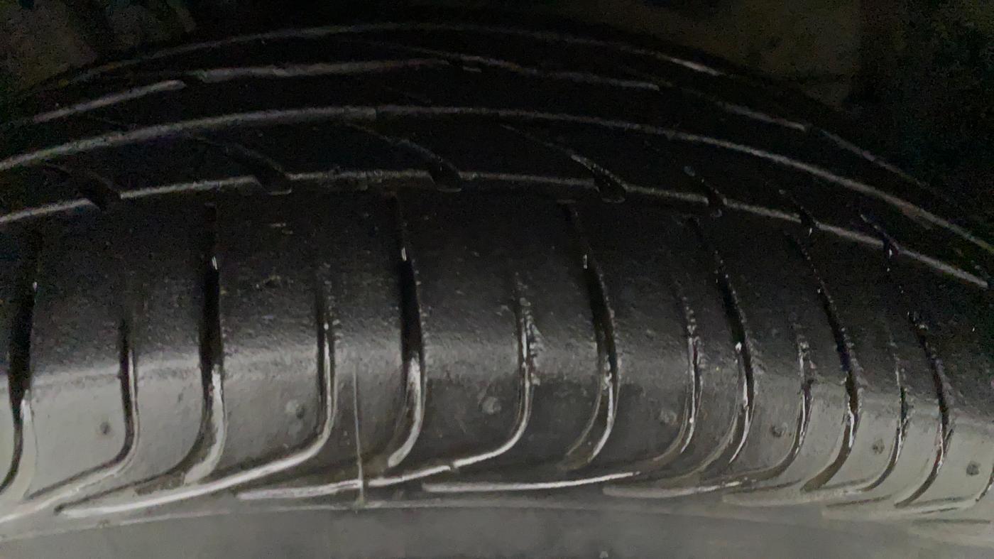 2018 Toyota YARIS VX MT, Petrol, Manual, 30,509 km, Left Front Tyre Tread