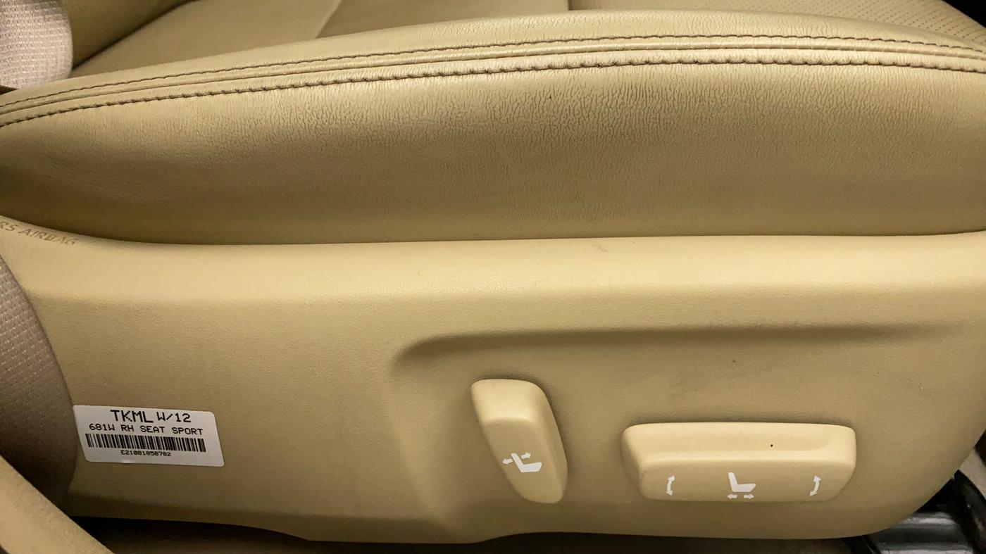 2018 Toyota YARIS VX MT, Petrol, Manual, 30,509 km, Driver Side Adjustment Panel