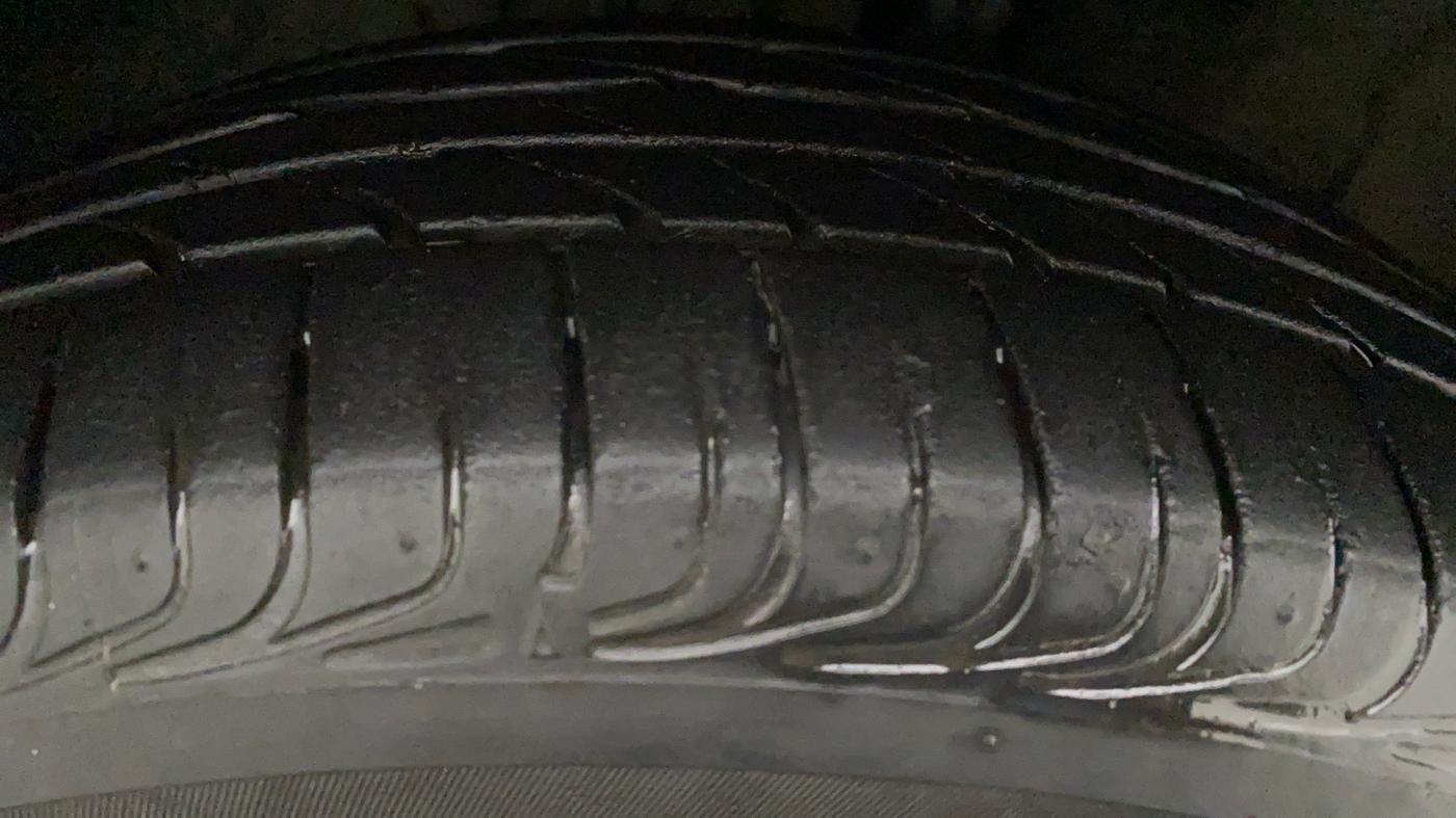 2018 Toyota YARIS VX MT, Petrol, Manual, 30,509 km, Right Rear Tyre Tread