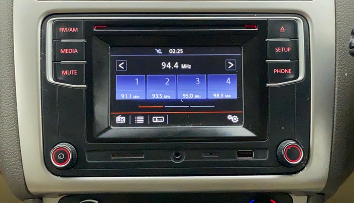 2016 Volkswagen Vento HIGHLINE PETROL AT, Petrol, Automatic, 61,590 km, Infotainment System