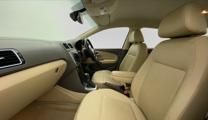 2016 Volkswagen Vento HIGHLINE PETROL AT, Petrol, Automatic, 61,590 km, Right Side Front Door Cabin