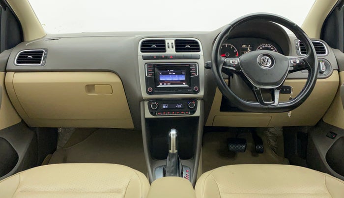 2016 Volkswagen Vento HIGHLINE PETROL AT, Petrol, Automatic, 61,590 km, Dashboard