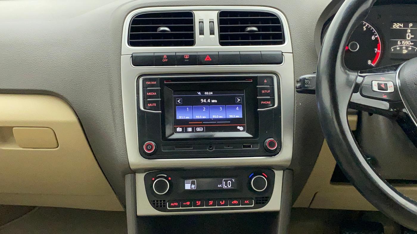 2016 Volkswagen Vento HIGHLINE PETROL AT, Petrol, Automatic, 61,590 km, Air Conditioner