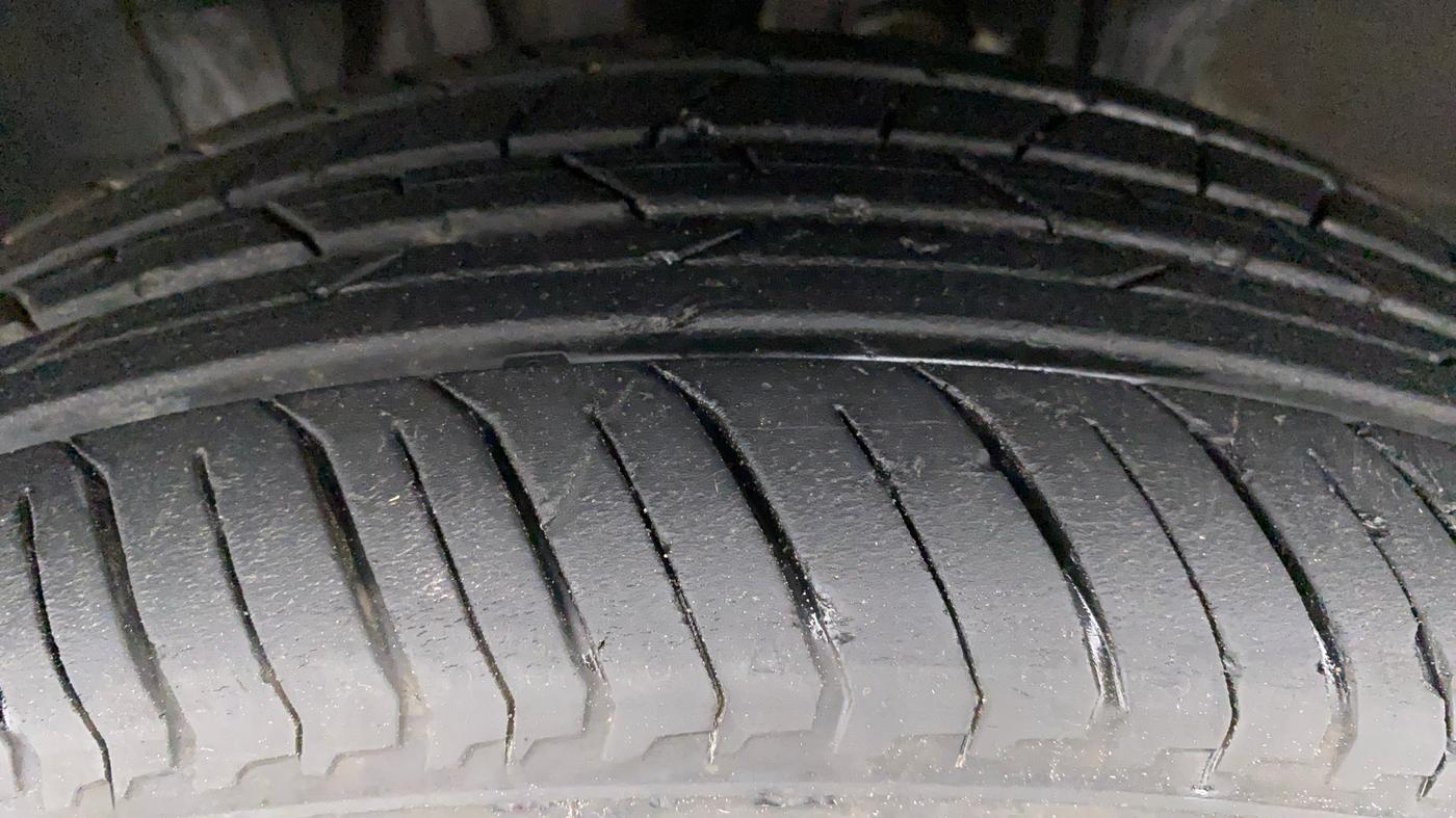 2021 Renault Kiger RXZ 1.0 Easy R Petrol, Petrol, Automatic, 8,383 km, Left Front Tyre Tread