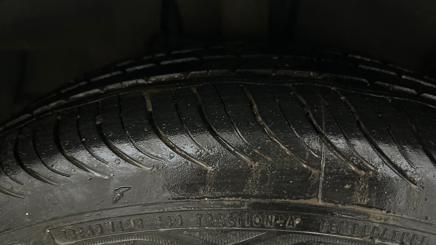 2017 Ford Ecosport TITANIUM 1.5L PETROL AT, Petrol, Automatic, 59,413 km, Right Front Tyre Tread