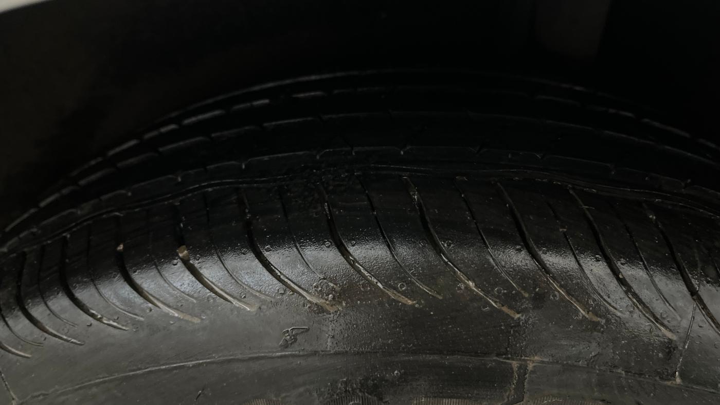2017 Ford Ecosport TITANIUM 1.5L PETROL AT, Petrol, Automatic, 59,413 km, Left Rear Tyre Tread
