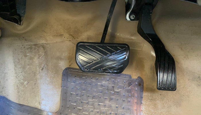 2018 Maruti Ciaz ALPHA  AT 1.5 SHVS PETROL, Petrol, Automatic, 55,077 km, Pedals