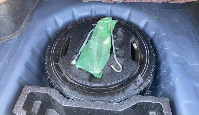 2018 Maruti Ciaz ALPHA  AT 1.5 SHVS PETROL, Petrol, Automatic, 55,077 km, Spare Tyre