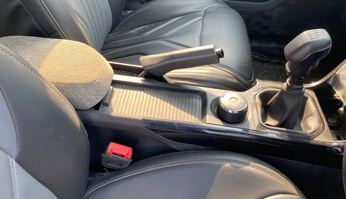 2024 Tata Curvv Pure Plus S 1.2 Petrol 6MT, Petrol, Manual, 10,864 km, Gear Lever