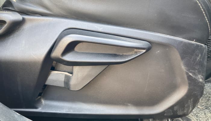 2024 Tata Curvv Pure Plus S 1.2 Petrol 6MT, Petrol, Manual, 10,864 km, Driver Side Adjustment Panel
