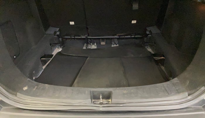 2020 Tata Harrier XZ PLUS 2.0L DUAL TONE, Diesel, Manual, 1,32,961 km, Boot Inside